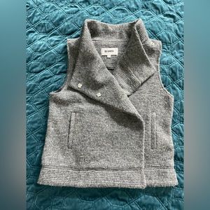 BB DAKOTA GREY SWEATER VEST